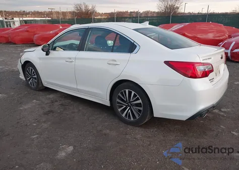 2018 Subaru Legacy 2.5I Premium z USA, uszkodzony, nr VIN 4S3BNAF61J3044049